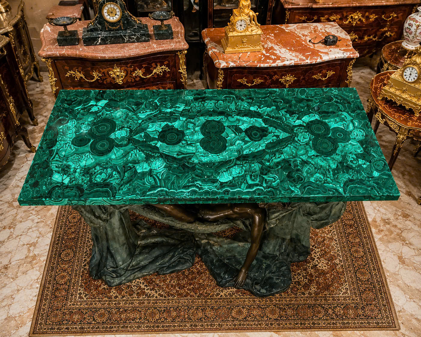 Bàn Đá Malachite Cô Gái Bàn Đá Malachite Cô Gái
