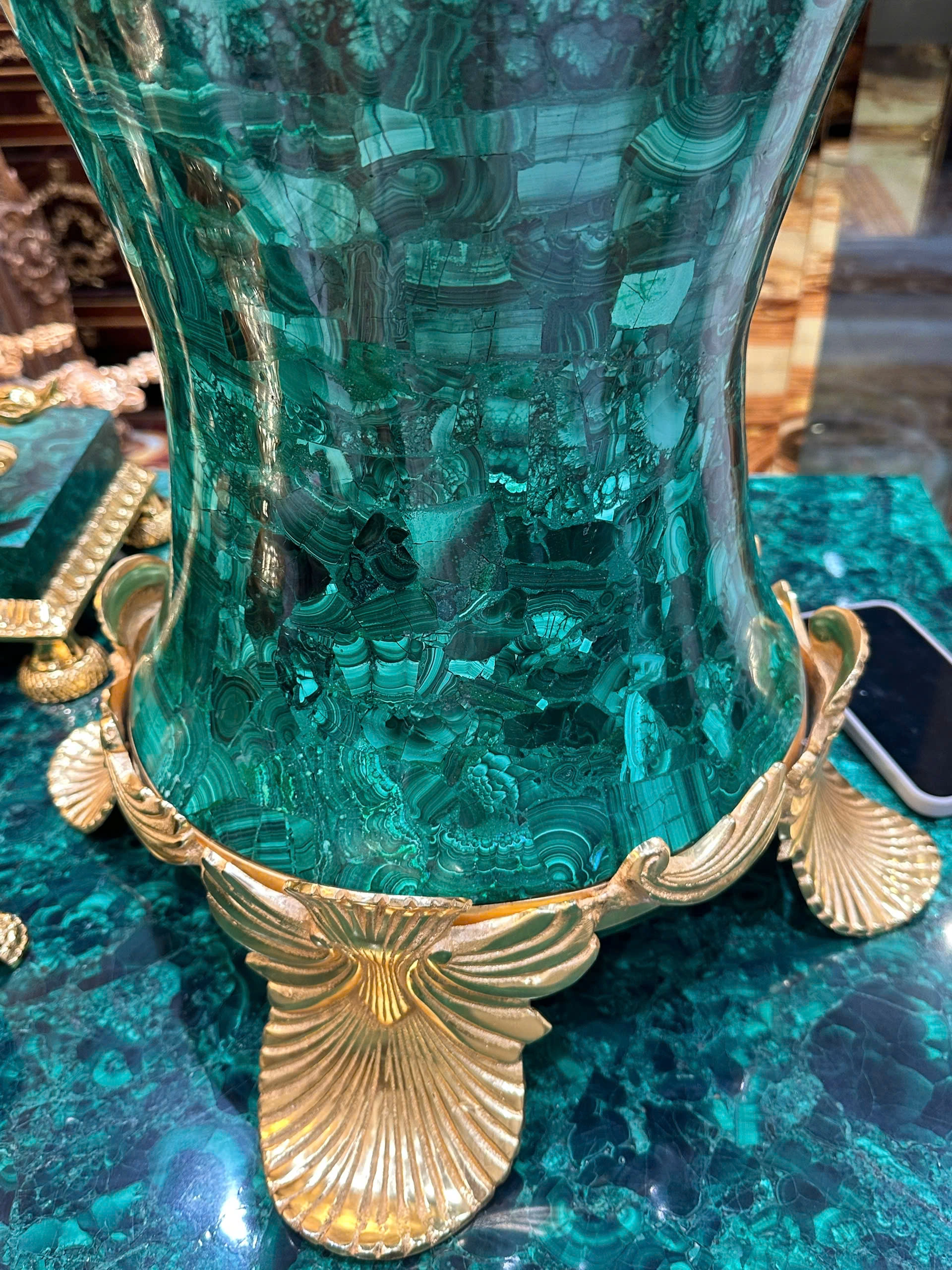 Bình Cup Malachite Tai Voi Bình Cup Malachite Tai Voi