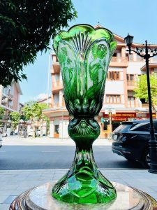 Bình Hoa Pha Lê Cô Gái Xanh Lục Bảo