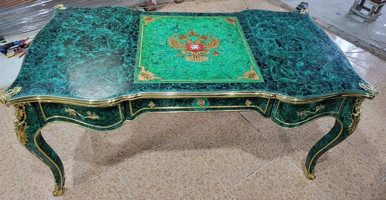 Bàn làm việc Malachite Louis Bàn làm việc Malachite Louis