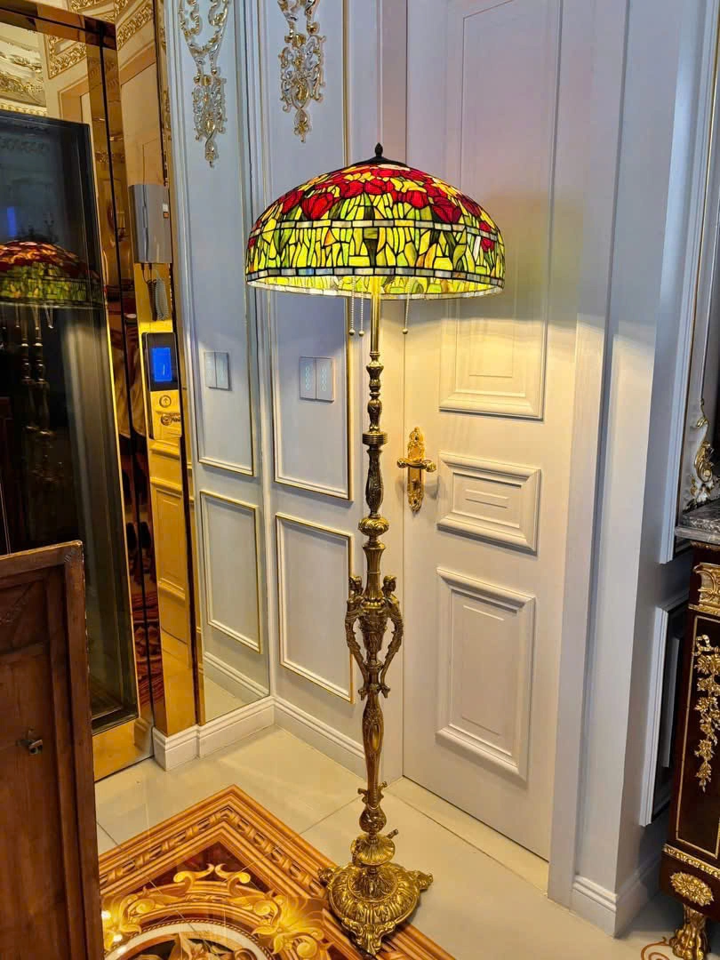 Đèn Tiffany Chân Cao Thân nhỏ Đèn Tiffany Chân Cao Thân nhỏ